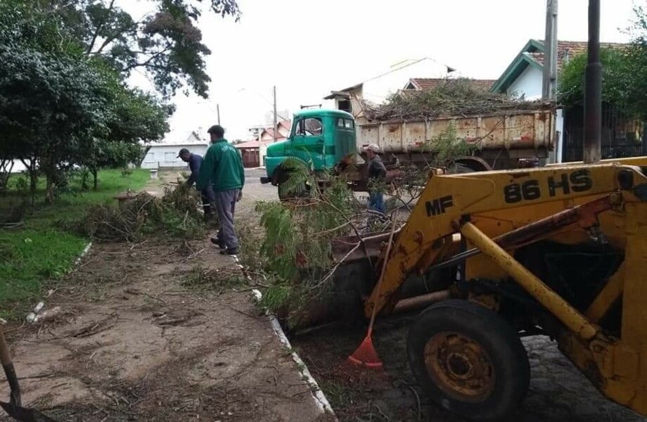 limpeza-na-praca-marechal-rondon