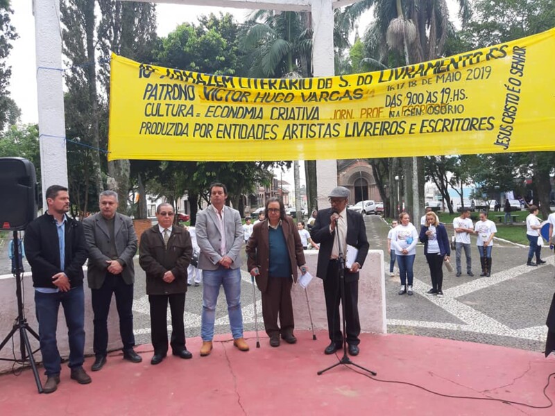 10-armazem-literario-comeca-na-praca-general-osorio