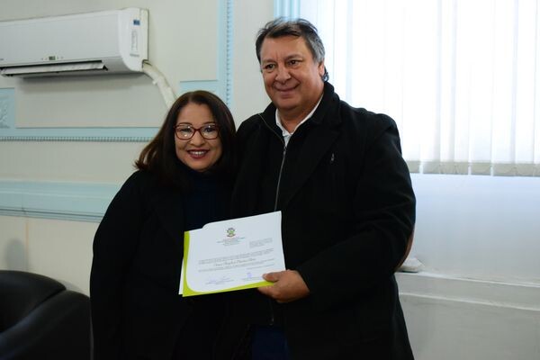 concurso-0012015-mais-dois-servidores-sao-empossados