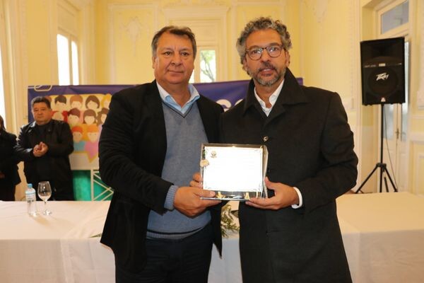 deputado-frederico-antunes-recebe-homenagem-na-prefeitura