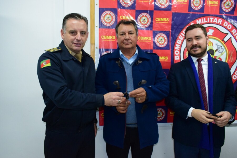 solenidade-entrega-novas-viaturas-e-equipamentos-para-o-corpo-de-bombeiros-do-municipio