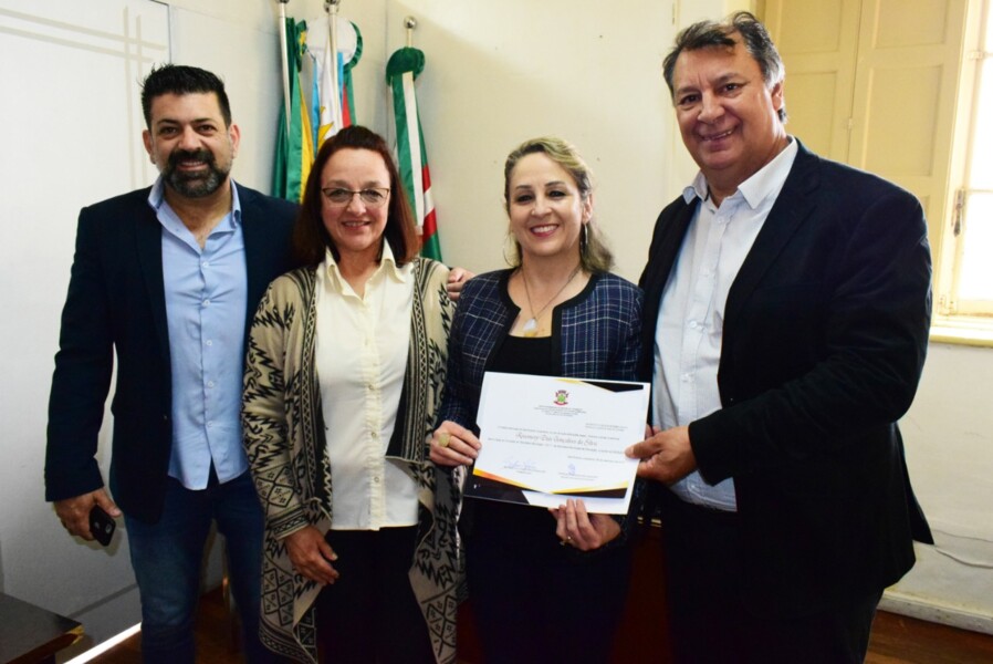 secretaria-municipal-de-educacao-tem-nova-titular