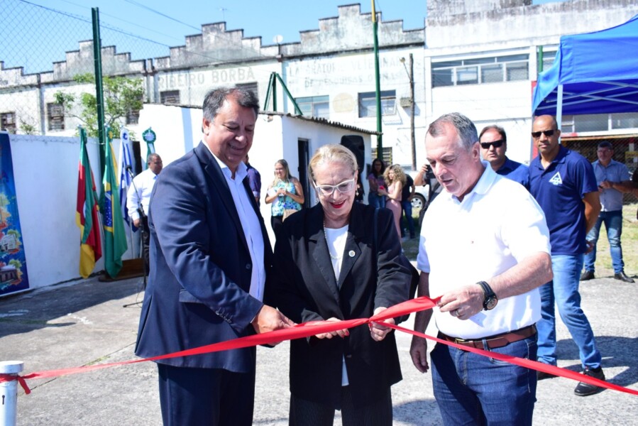 apos-revitalizacao-quadra-de-esportes-aldrovando-santana-e-reinaugurada