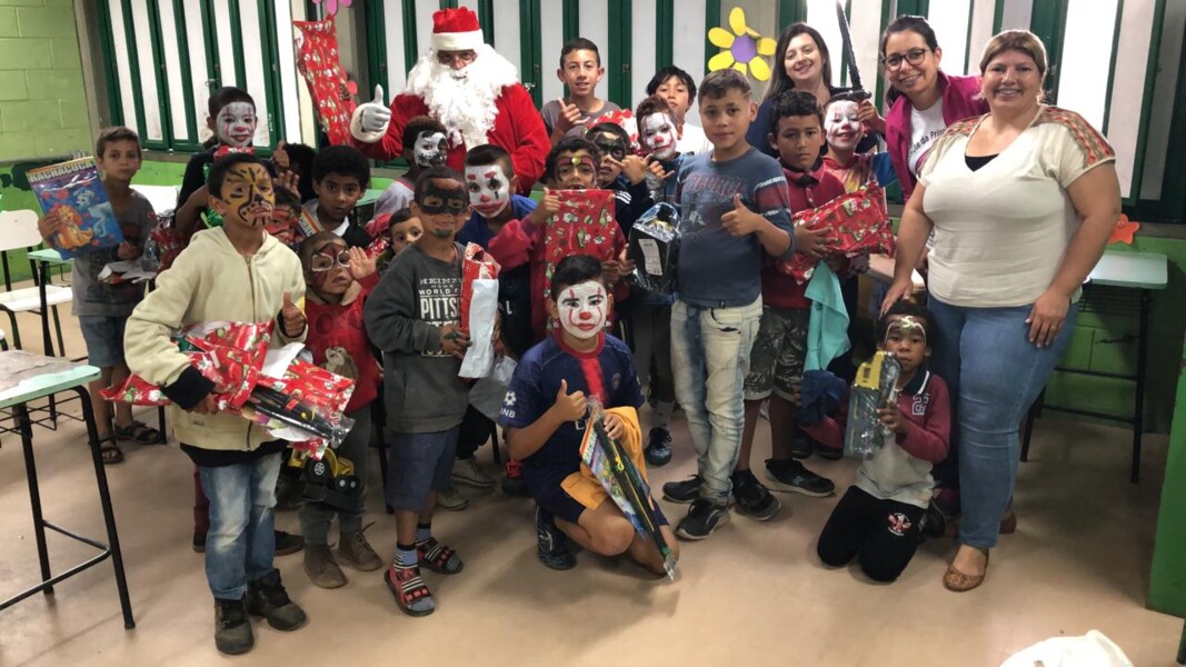 gabinete-acao-solidaria-promove-festa-de-natal-para-criancas-do-projeto-escola-viva