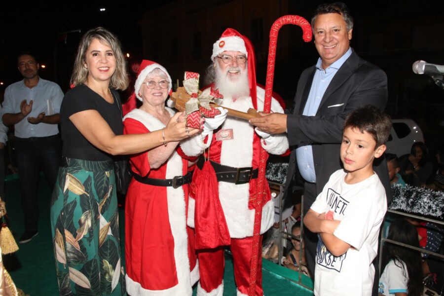 programacao-natalina-tem-inicio-com-chegada-do-papai-noel