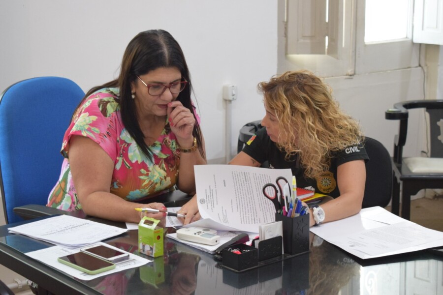 prefeita-recebe-delegada-ana-luiza-tarouco