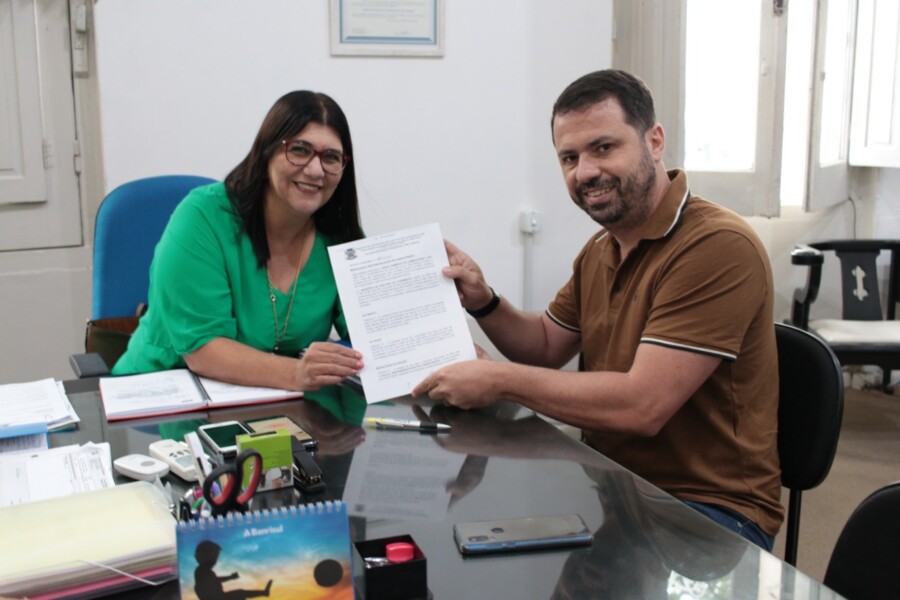 atraves-de-termo-de-cooperacao-mais-um-canteiro-central-e-adotado