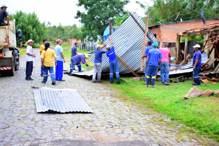 prefeitura-presta-atendimento-aos-moradores-atingidos-pelo-temporal
