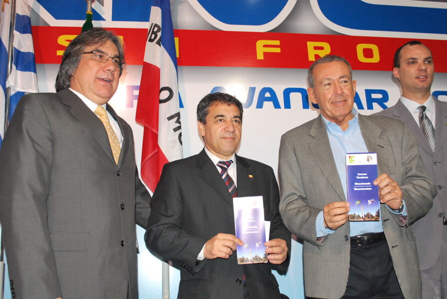 prefeito-wainer-participa-de-assinatura-inedita-na-fronteira