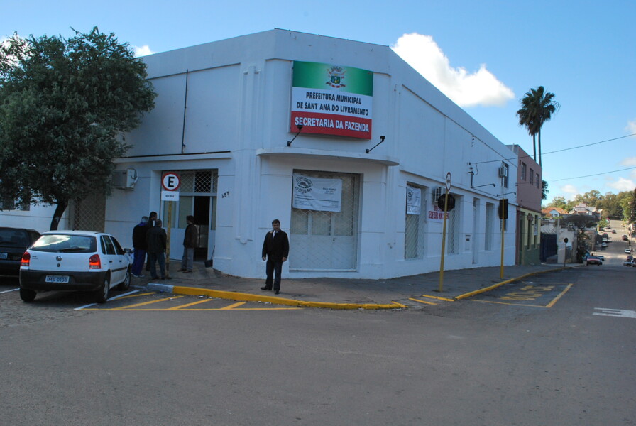 prefeitura-municipal-alerta-aos-contribuintes-que-nao-receberam-os-carnes-de-iptu-para-dirigirem-se-ate-a-secretaria-da-fazenda