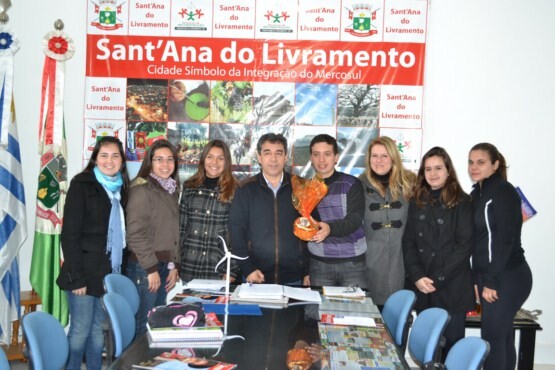 comissao-do-festival-vertente-nativista-estudantil-visita-chefe-do-executivo