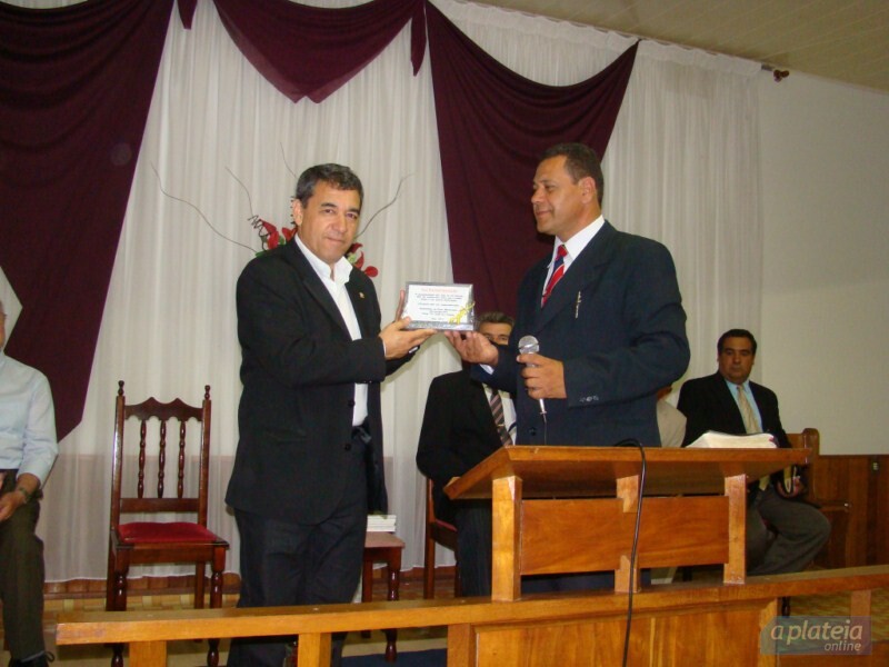 prefeito-promove-prestacao-de-contas-e-recebe-reconhecimento