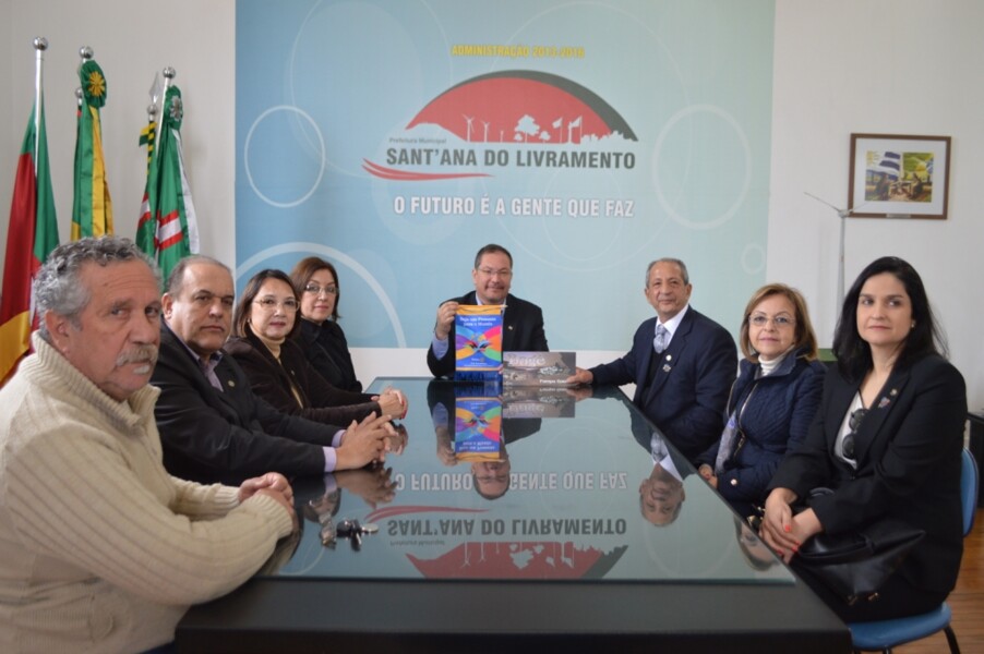 prefeito-recebe-visita-do-governador-do-rotary