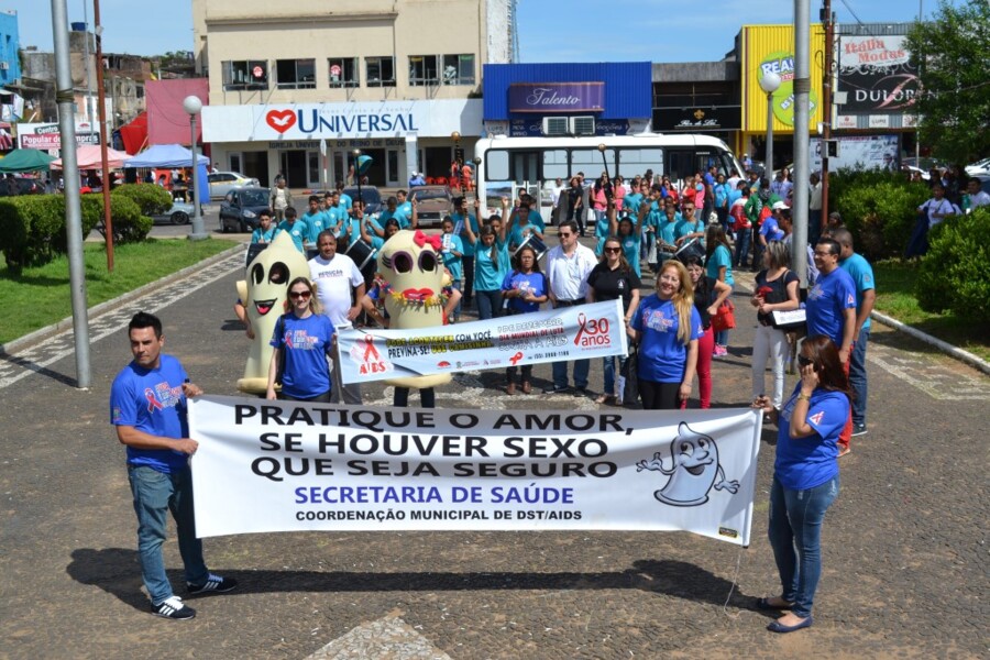 caminhada-comemora-o-dia-mundial-da-luta-contra-a-aids