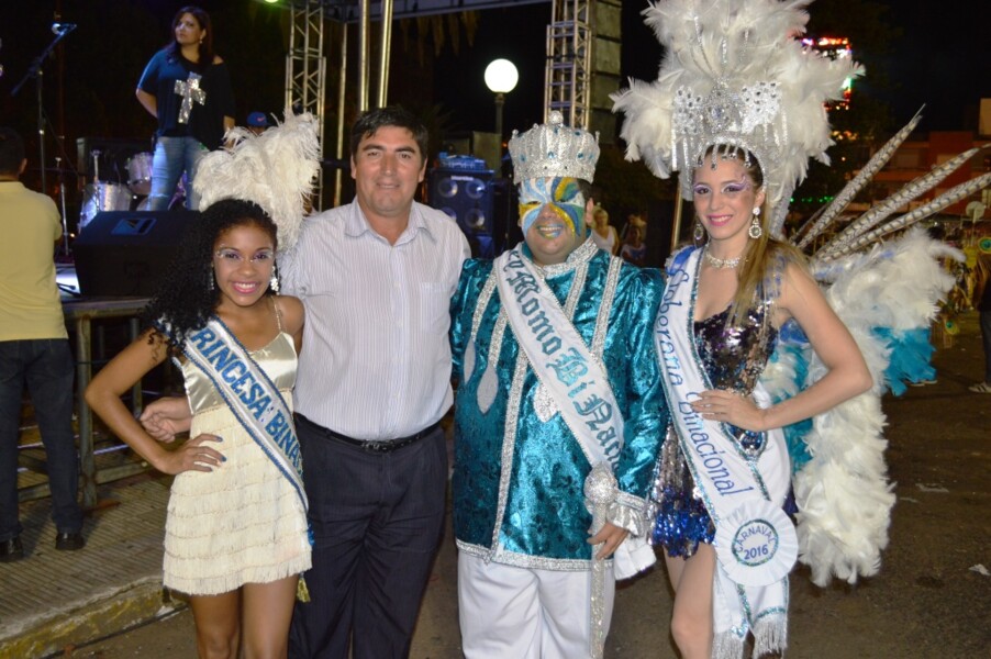 prefeito-em-exercicio-prestigia-encerramento-do-carnaval-binacional-2016
