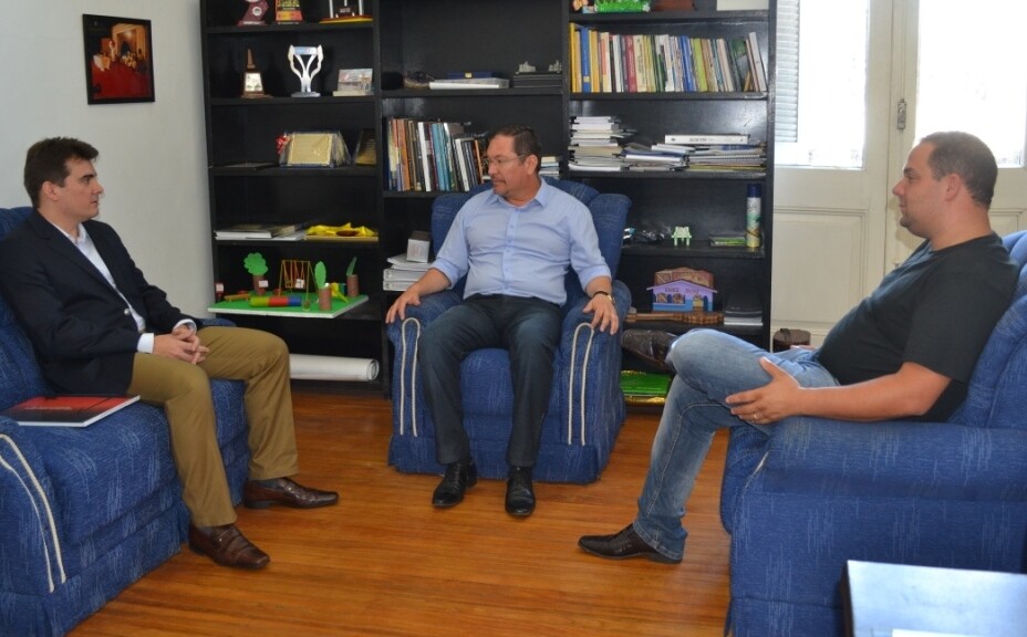 prefeito-recebe-promotor-de-justica-regional-de-educacao