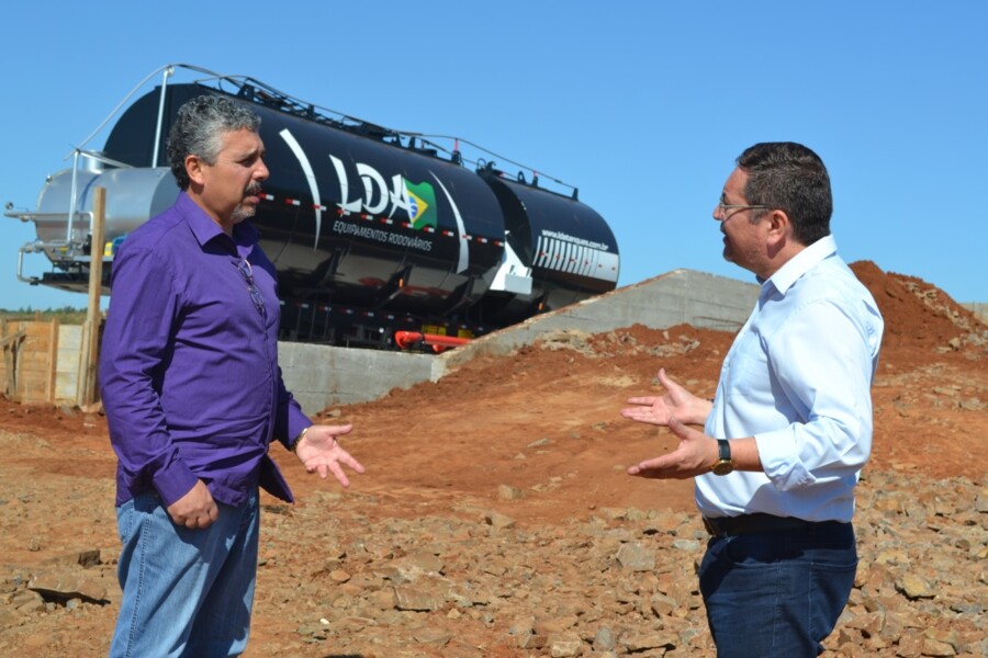 prefeito-vistoria-pre-instalacao-da-usina-de-asfalto