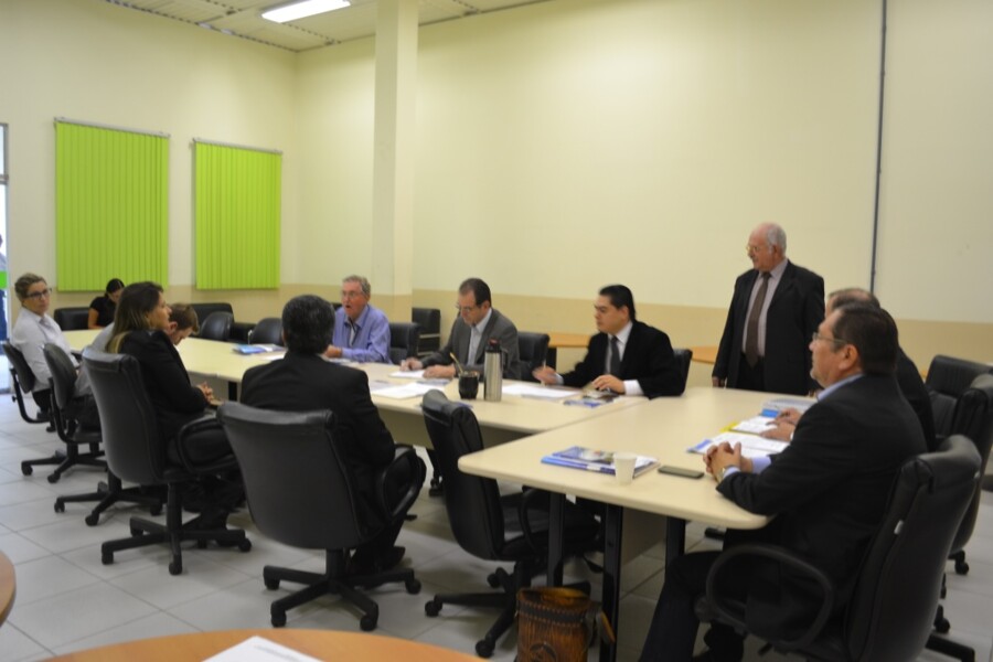 prefeito-participa-de-reuniao-da-associacao-dos-municipios-da-fronteira-oesters-2