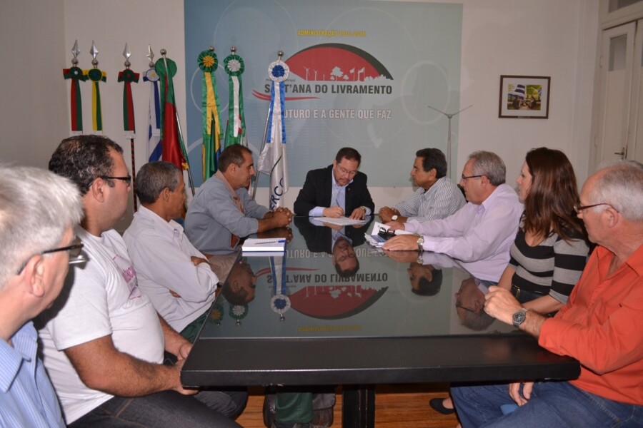 prefeito-assina-convenio-para-realizacao-da-34-campereada-internacional