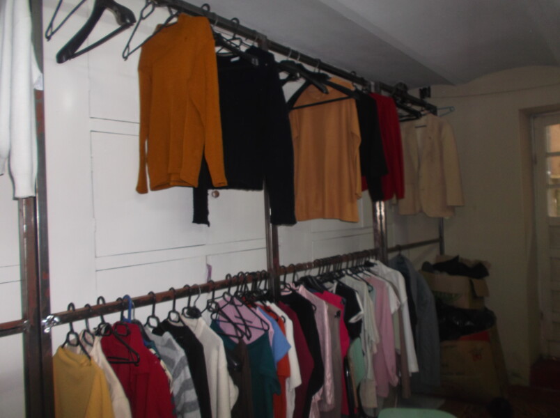 lojinha-solidaria-do-gabinete-da-primeira-dama-esta-recebendo-doacoes-de-agasalhos