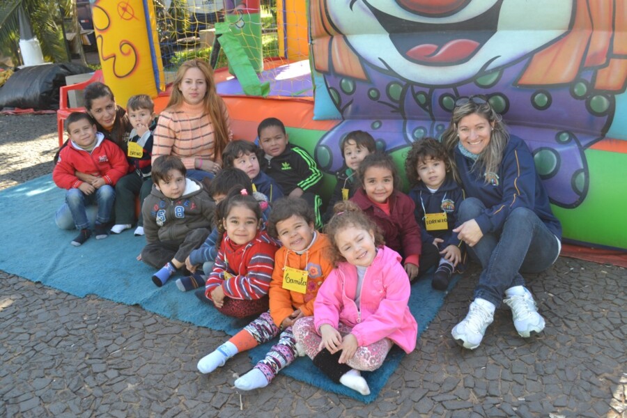 emei-arco-iris-visita-a-feira-do-dia-das-maes