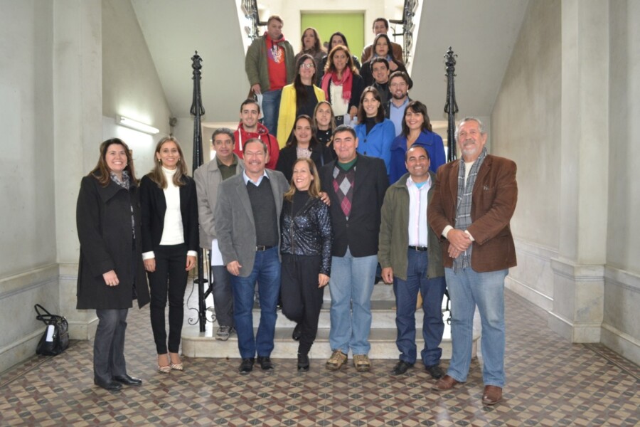 prefeito-empossa-20-novos-servidores-para-as-areas-da-educacao-e-saude