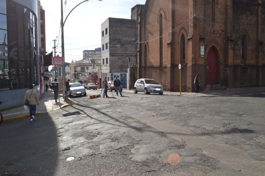 prefeitura-inicia-amanha-o-recapeamento-da-rivadavia-correa-com-asfalto-produzido-pela-usina