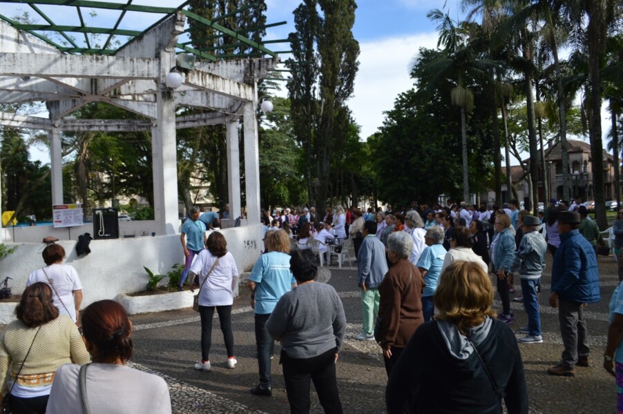 grande-numero-de-santanenses-participa-de-atividades-na-praca-general-osorio
