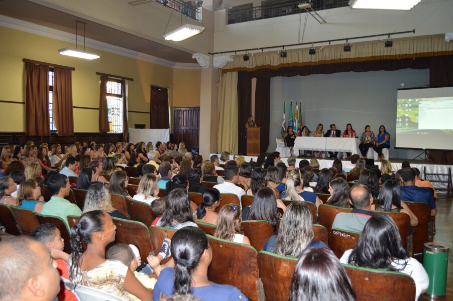 prefeito-da-posse-aos-novos-diretores-das-escolas-municipais-de-livramento