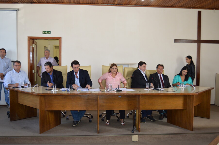 prefeito-e-vice-vao-a-camara-na-primeira-sessao-ordinaria