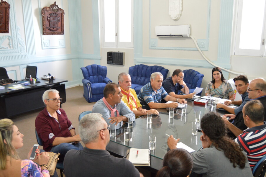 comissao-da-35-campereada-internacional-acerta-detalhes