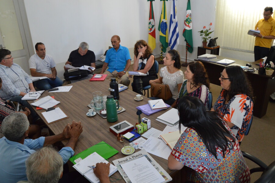mari-machado-mantem-reuniao-com-representantes-da-comunidade-quilombola