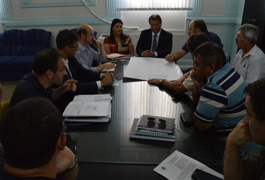 prefeito-e-vice-recebem-empreendedores-para-falar-sobre-projeto-habitacional