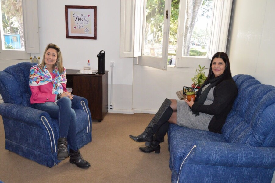 vice-prefeita-recebe-a-secretaria-de-turismo