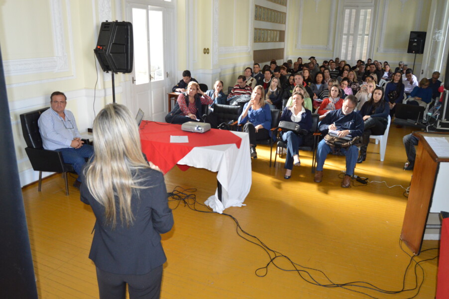 seminario-para-tratar-da-atualizacao-de-leis-aos-agro-produtores-aconteceu-no-salao-nobre-da-prefeitura