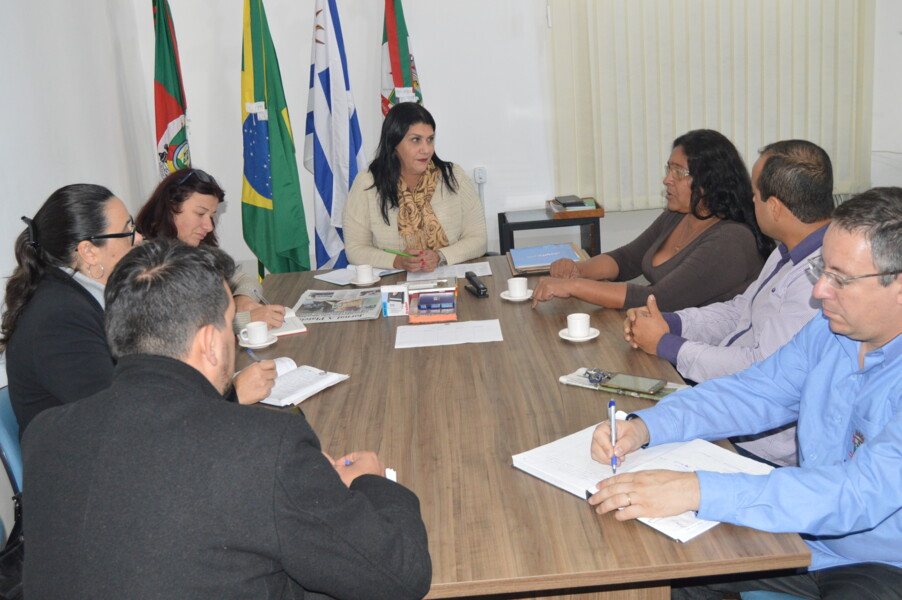 vice-prefeita-recebe-membros-da-diretoria-do-banco-de-alimentos