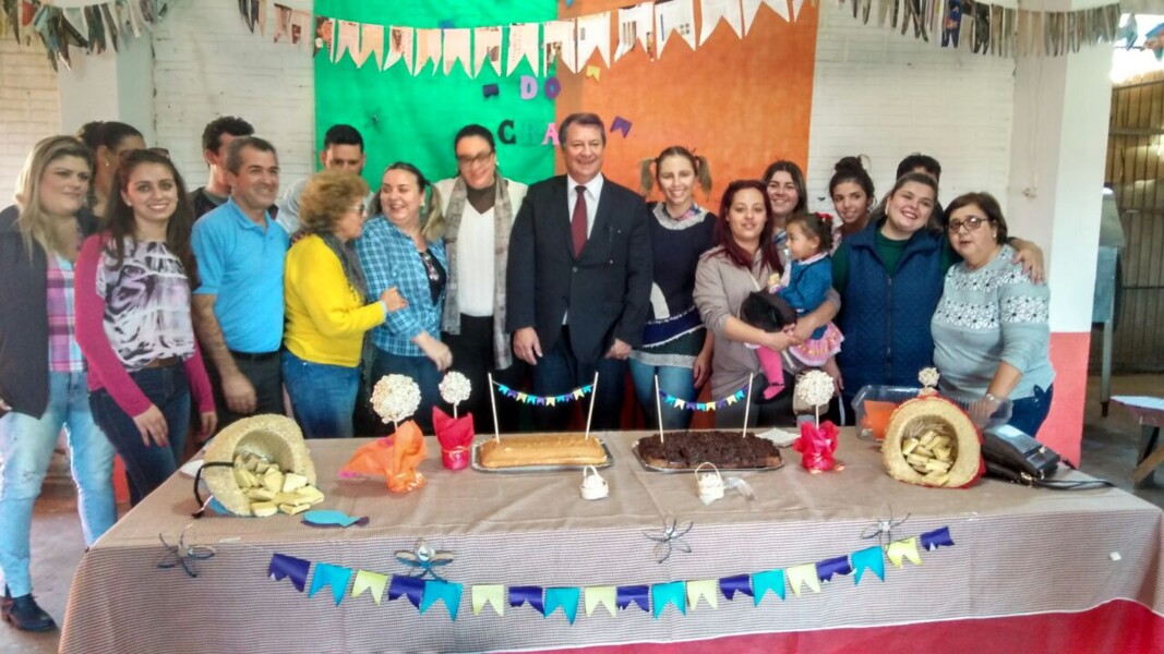 prefeito-prestigia-festa-do-cras