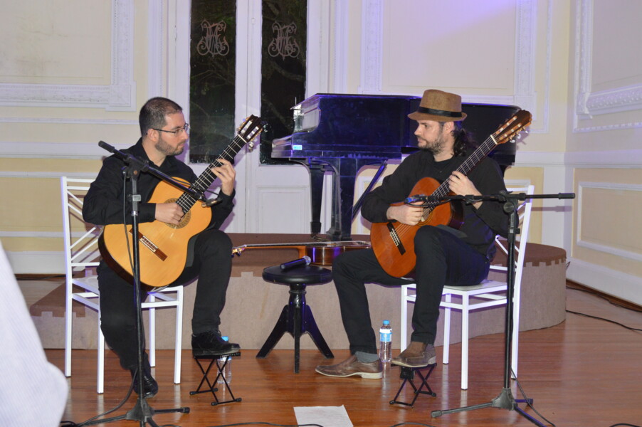 concerto-latino-america-duo-encanta-publico-no-salao-nobre