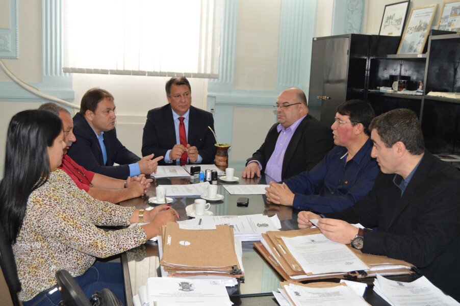 lei-que-dispoe-vigilancia-24h-nas-agencias-bancarias-e-tema-de-reuniao-na-prefeitura