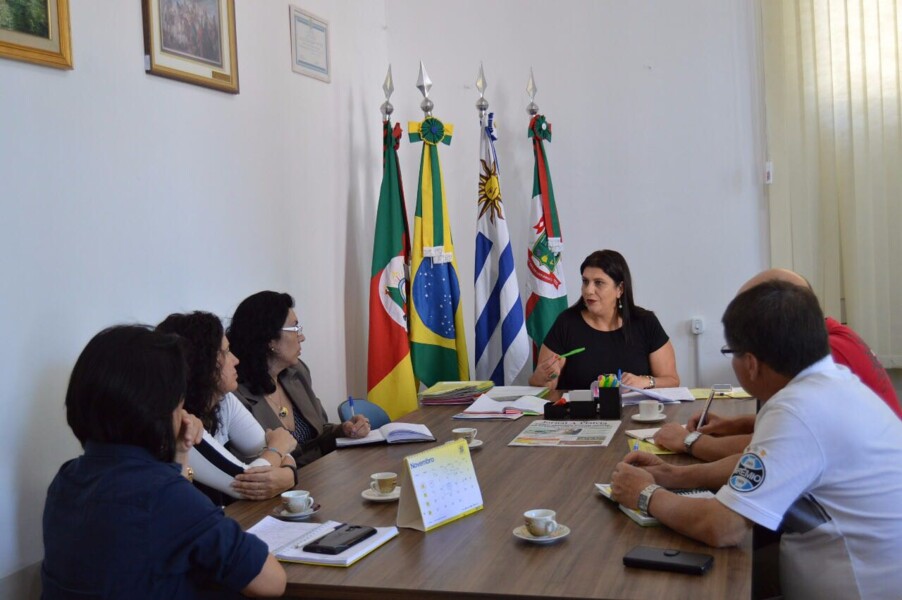 cartao-reforma-e-pauta-de-reuniao-entre-vice-prefeita-e-conselho-municipal-de-habitacao