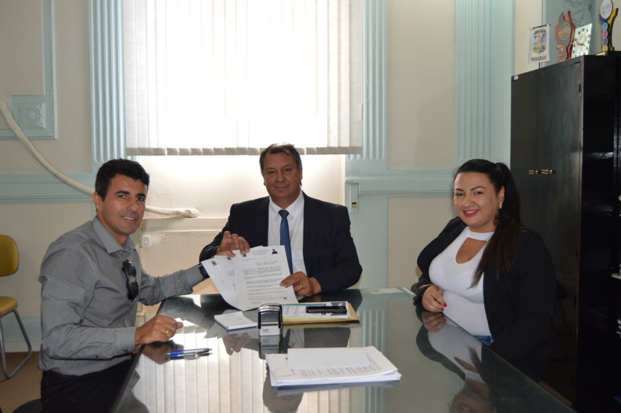 prefeito-recebe-anteprojetos-do-vereador-aquiles-pires