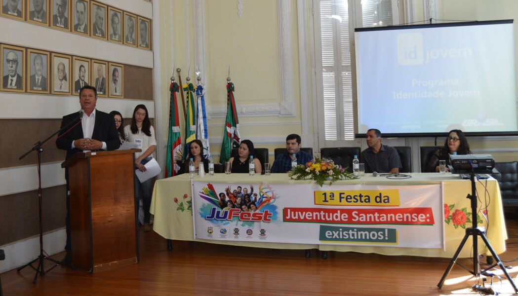 abertura-da-1-jufest-reune-juventude-santanense-no-salao-nobre