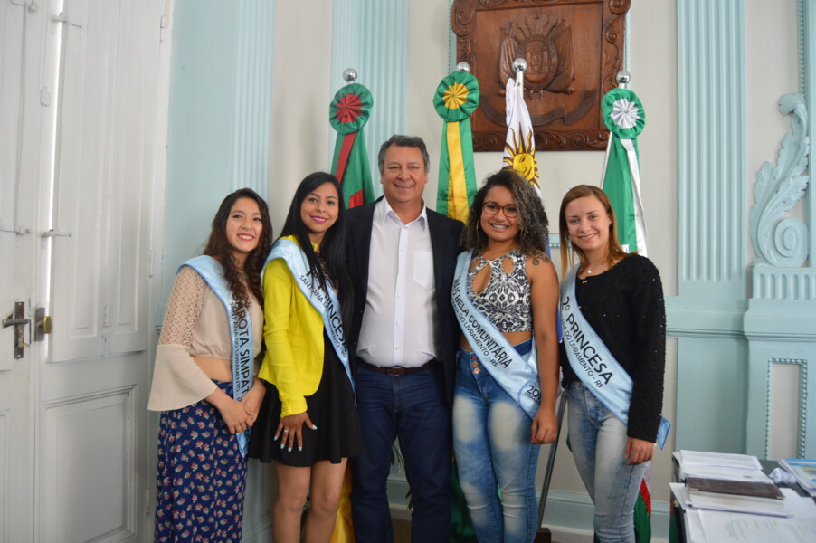 vencedoras-do-concurso-mais-bela-comunitaria-2017-sao-recebidas-na-prefeitura