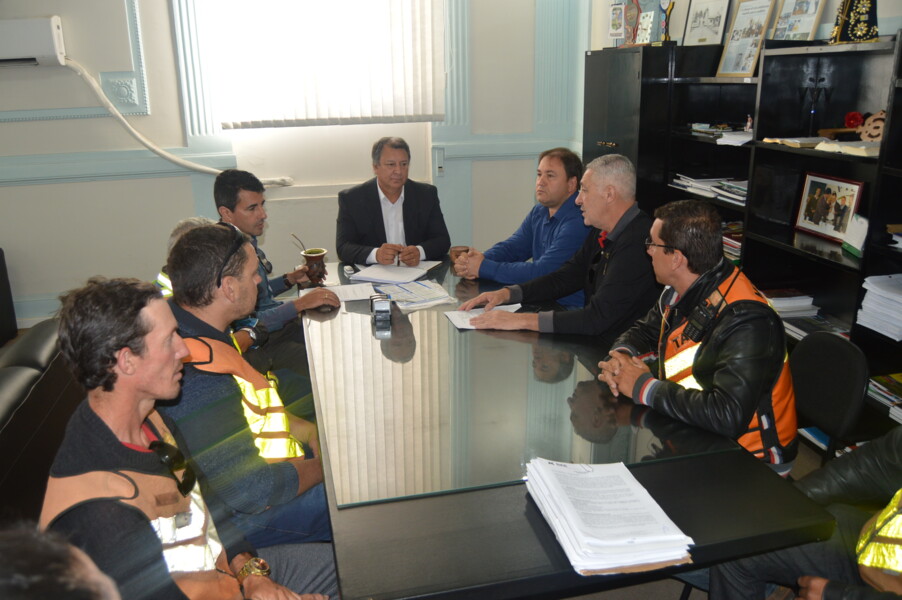 prefeito-recebe-demandas-dos-mototaxistas