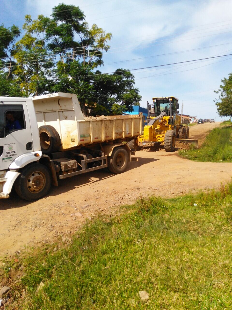 secretaria-de-obras-realiza-manutencao-nas-ruas-da-morada-da-colina