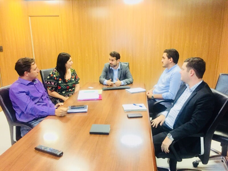 vice-prefeita-e-secretario-de-obras-realizam-agendas-na-capital