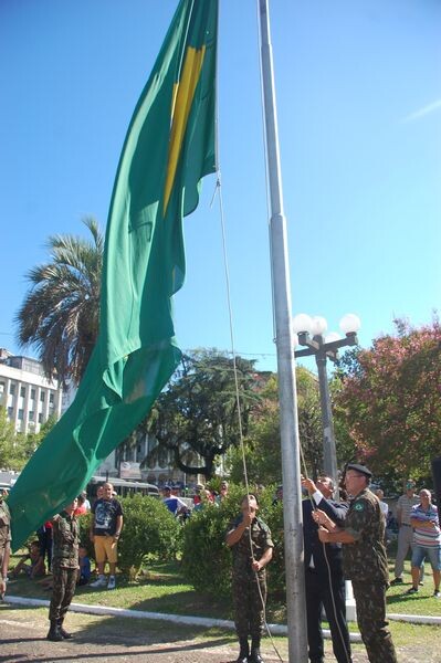 parque-internacional-celebra-75-anos-com-troca-de-bandeiras-e-lancamento-binacional