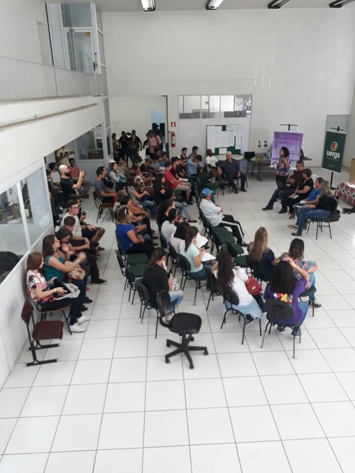 crm-participa-de-roda-de-conversa-na-uergs