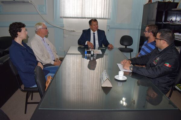 na-prefeitura-empresarios-anunciam-inauguracao-de-empreendimento-para-agosto