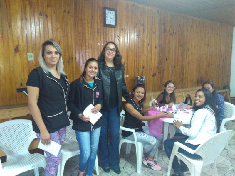 entrega-de-certificados-dia-de-beleza-e-apresentacoes-artisticas-marcam-tarde-no-crm